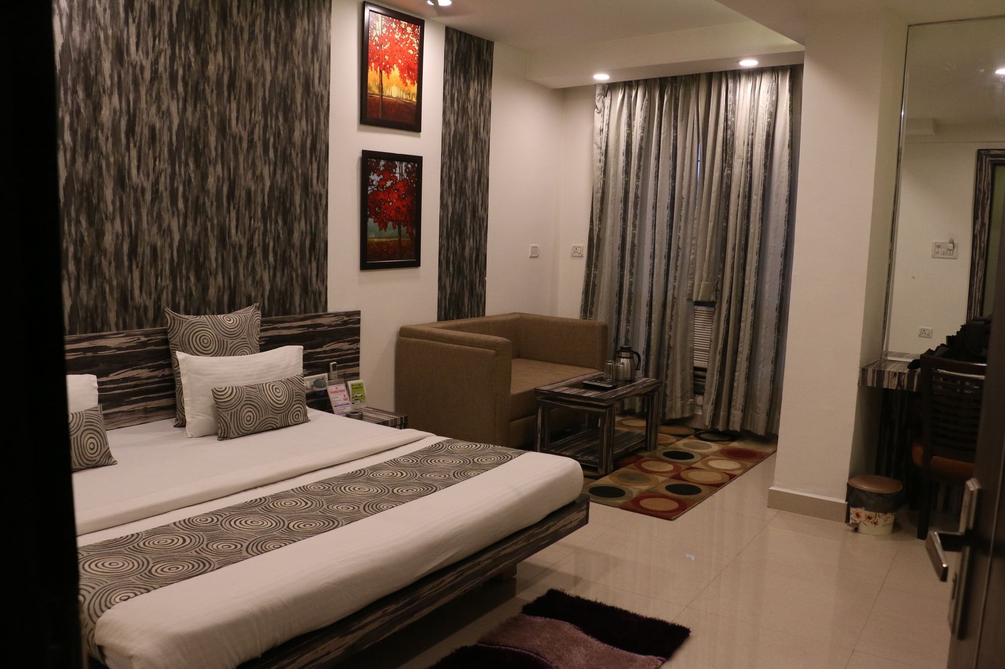Hotel Shalimar Deluxe Бхопал Экстерьер фото